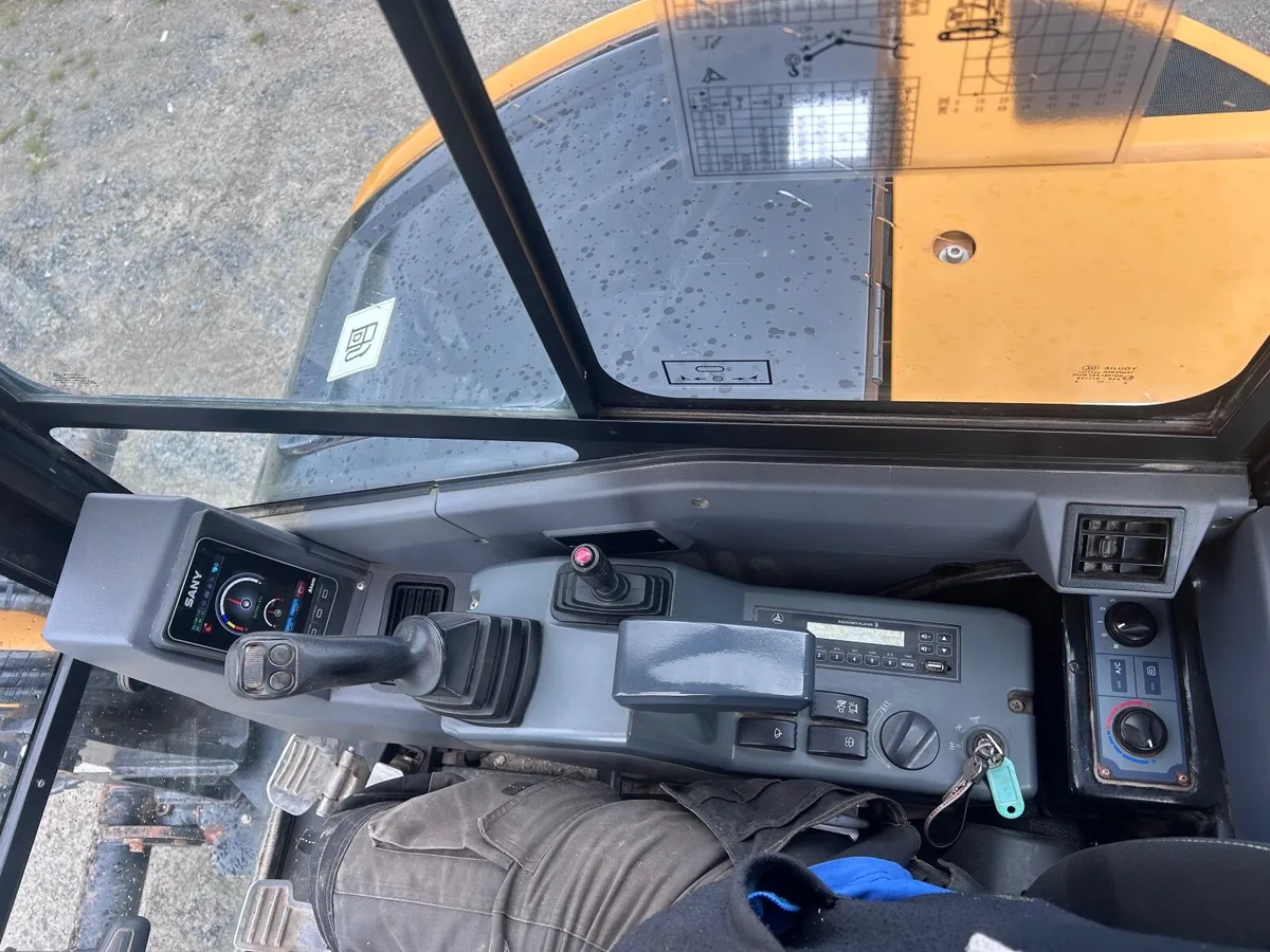 Digger sany u50 - Image 4