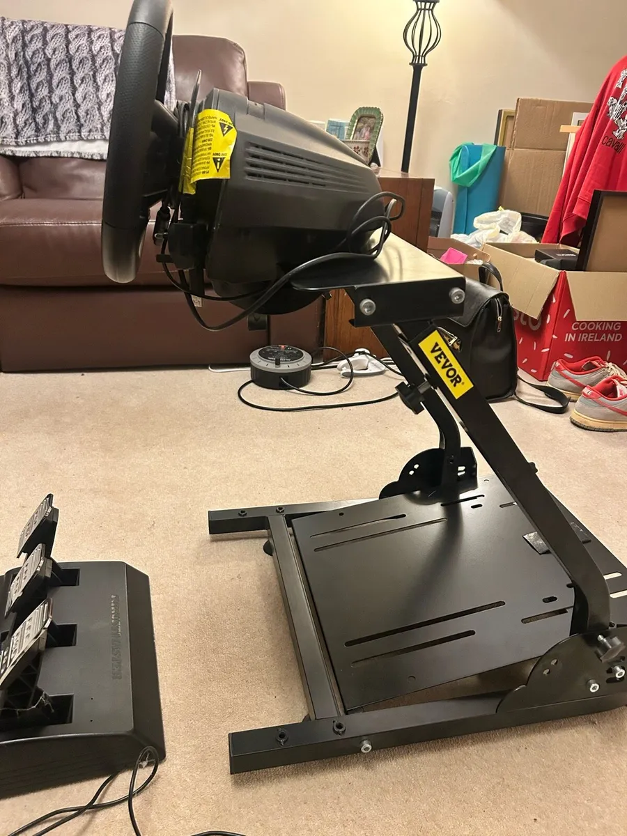 Thrustmaster steering wheel and pedals - Image 3