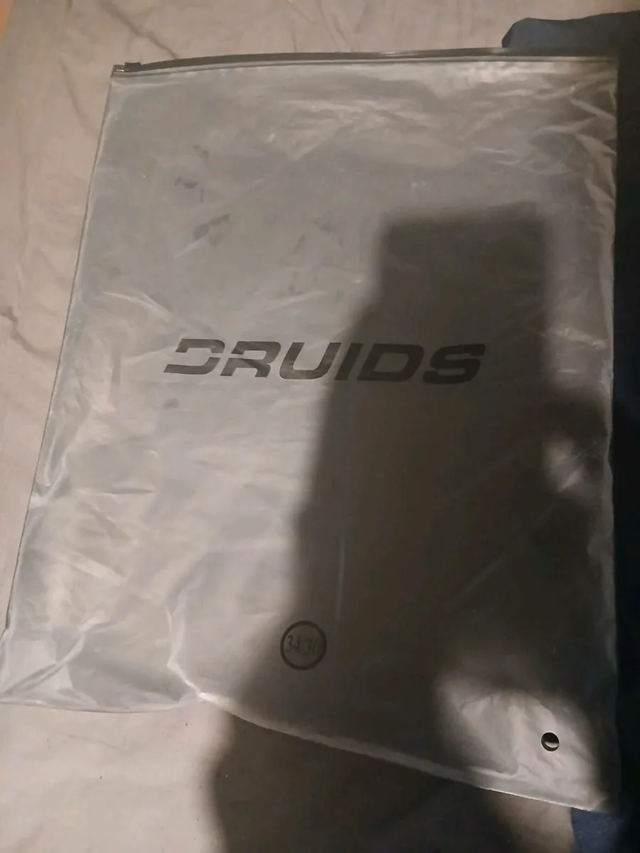 Druids wet pants - Image 3