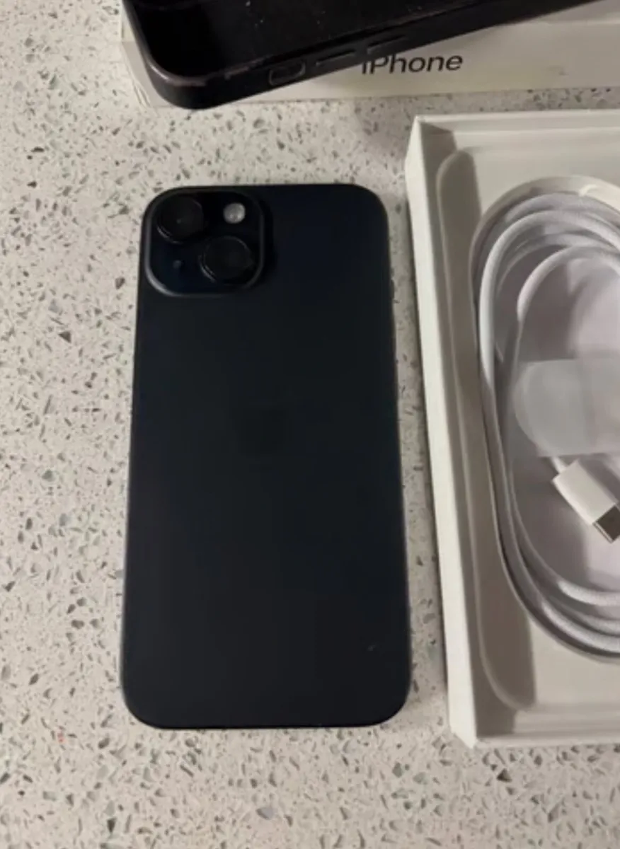 iPhone 15 - Image 2