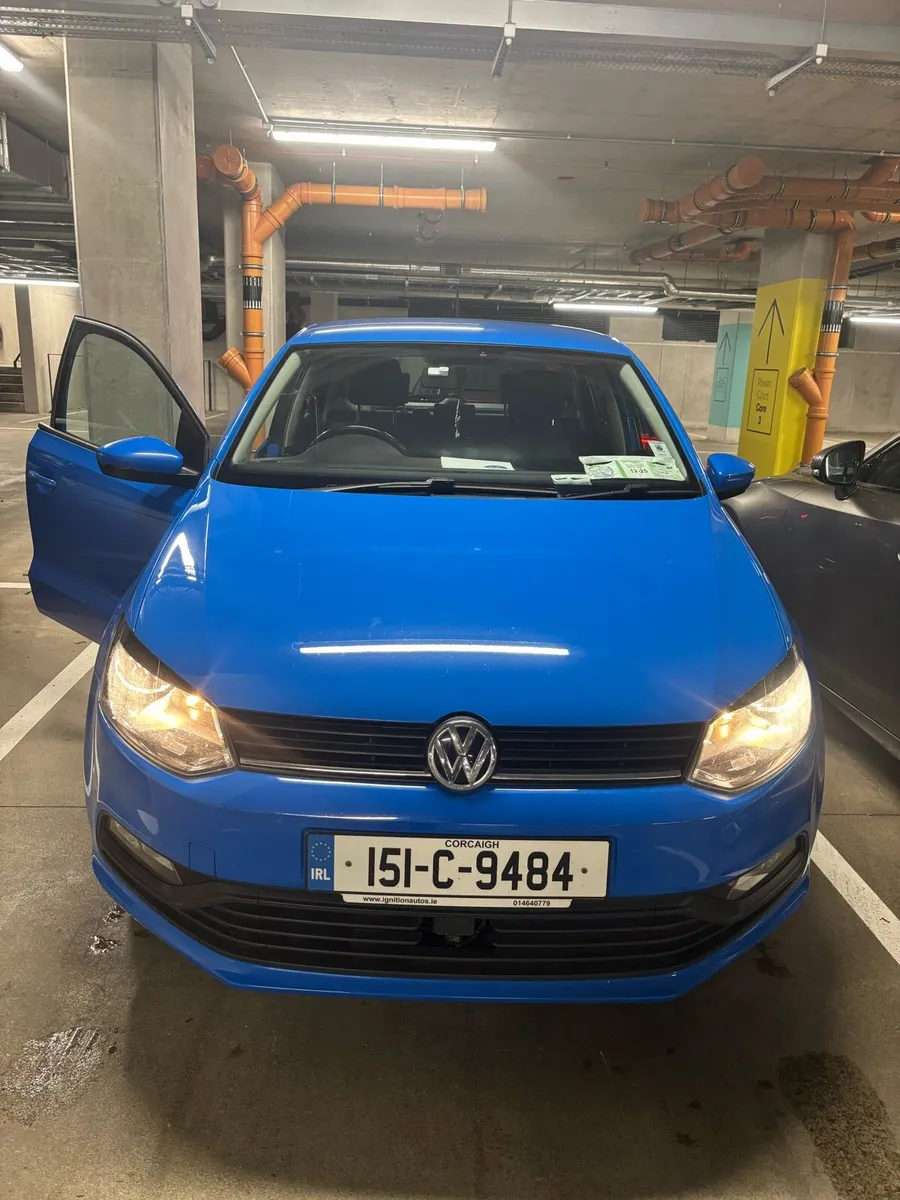2015 Blue Volkswagen Polo. 1.0L - Image 1