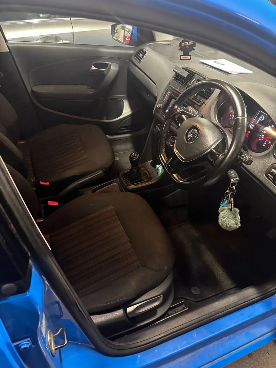 2015 Blue Volkswagen Polo. 1.0L - Image 2