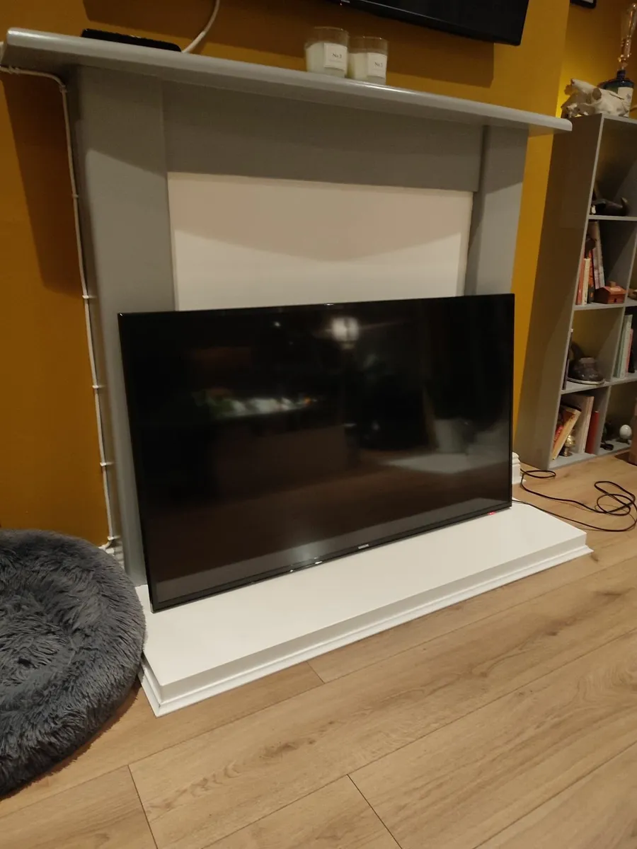 Samsung 48" 4K UHD Smart LED TV - Image 1