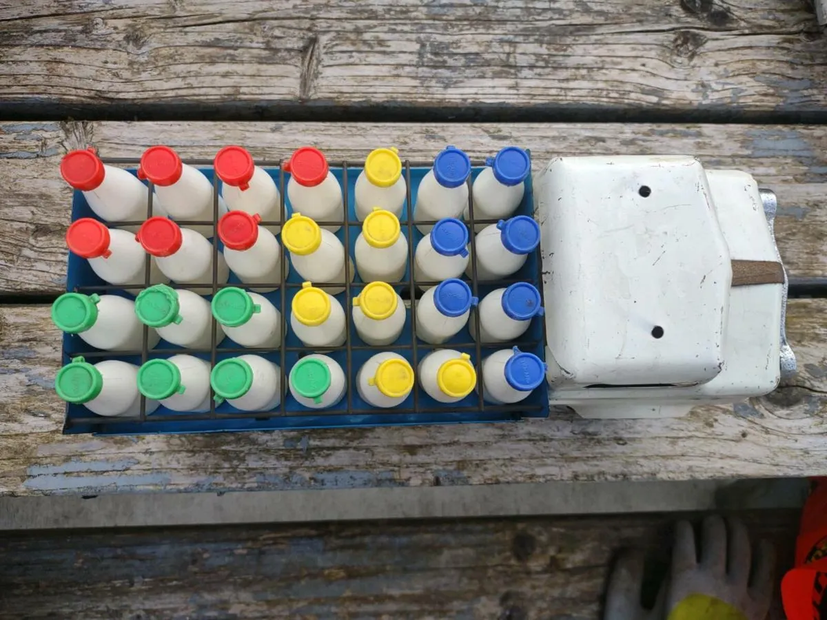 Vintage Triang milk truck - Image 2