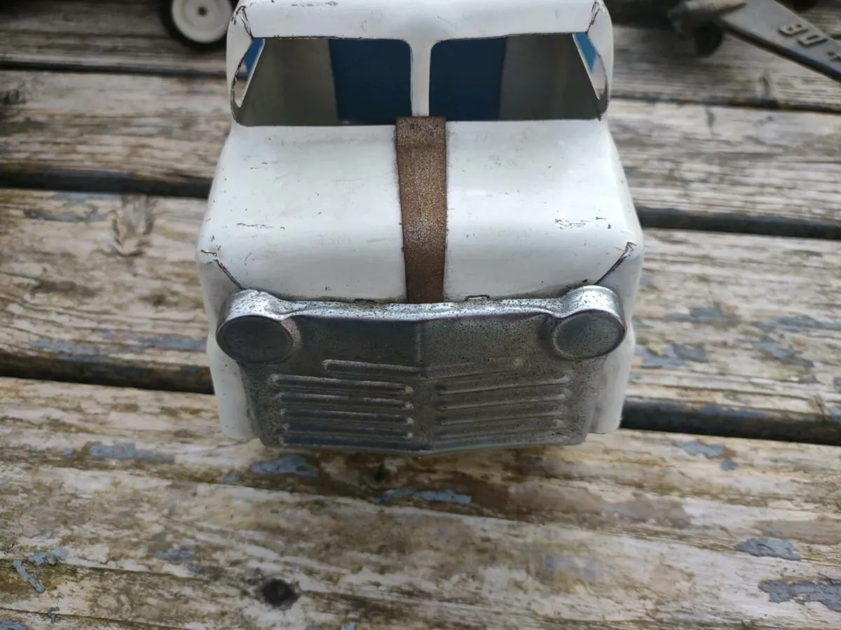 Vintage Triang milk truck - Image 4