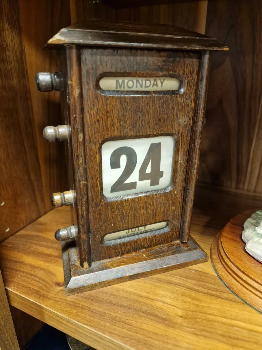 Victorian Perpetual Clock/Calendar