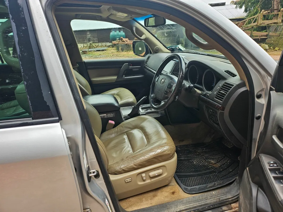 Toyota Land Cruiser 2008 - Image 3