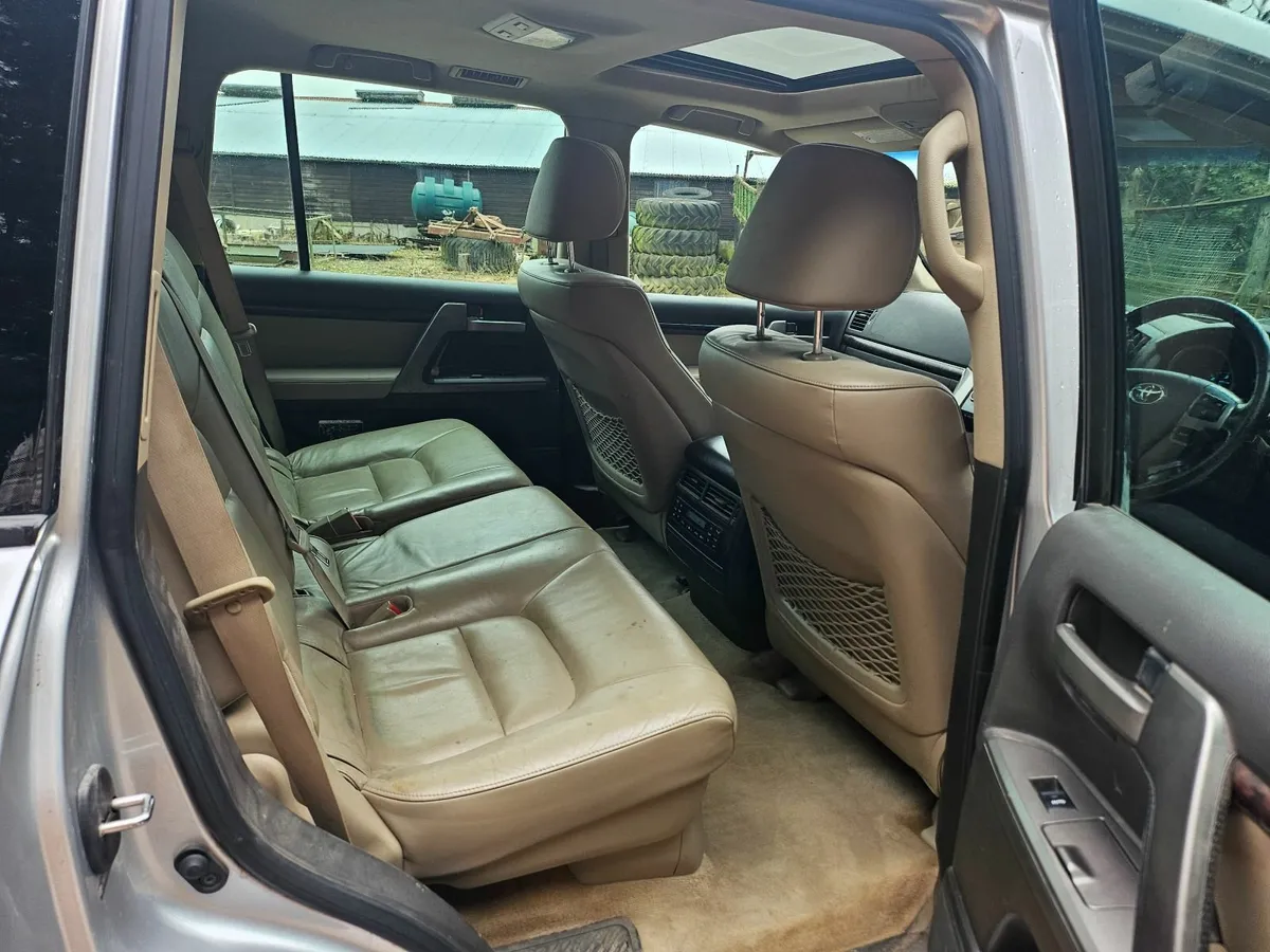 Toyota Land Cruiser 2008 - Image 4