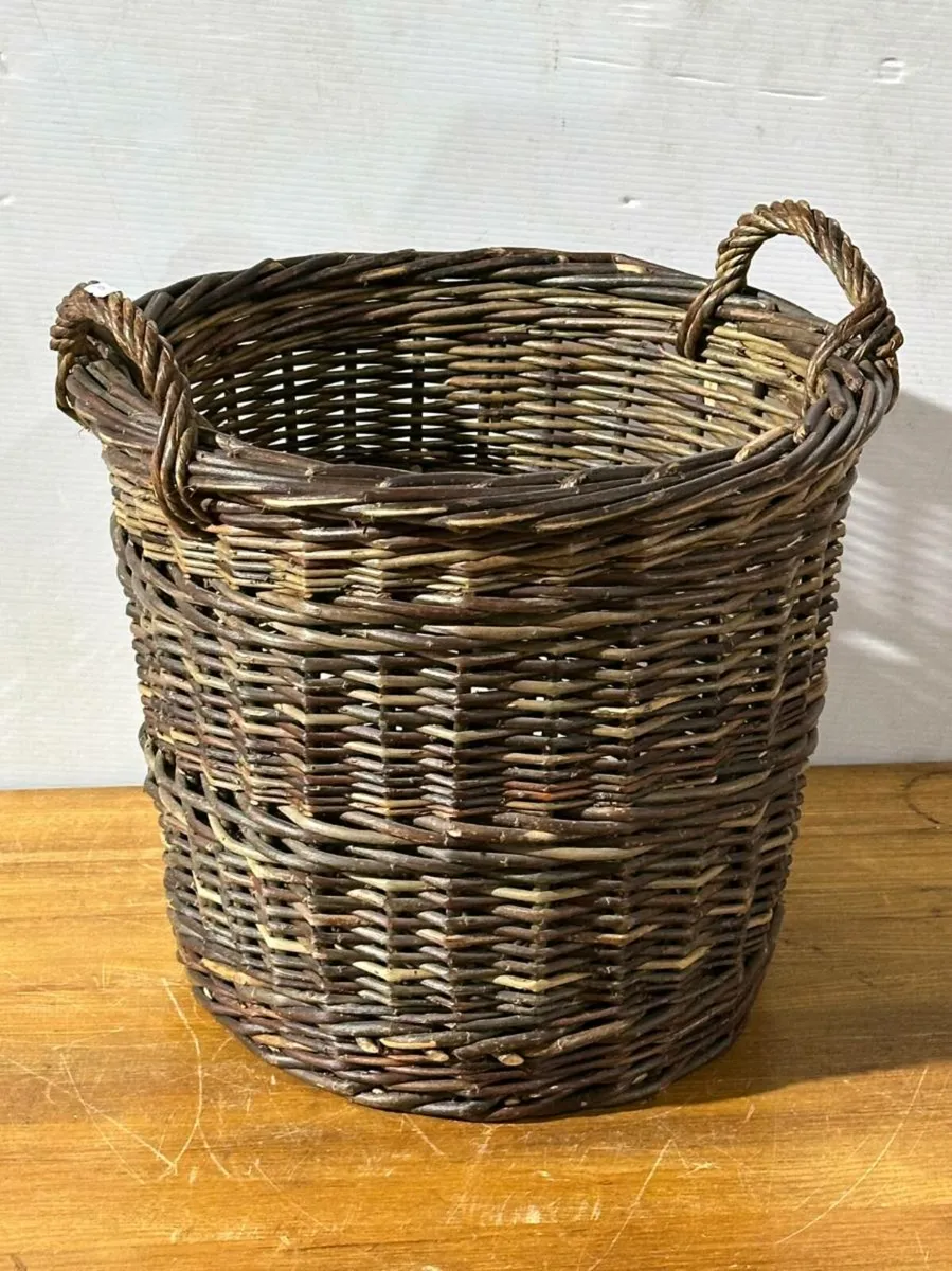 Wicker log basket