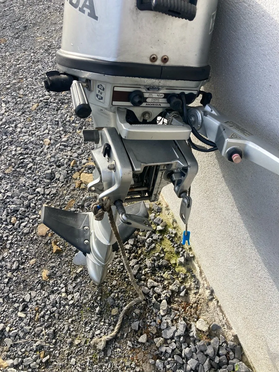 Honda 8hp 4stroke outboard - Image 2