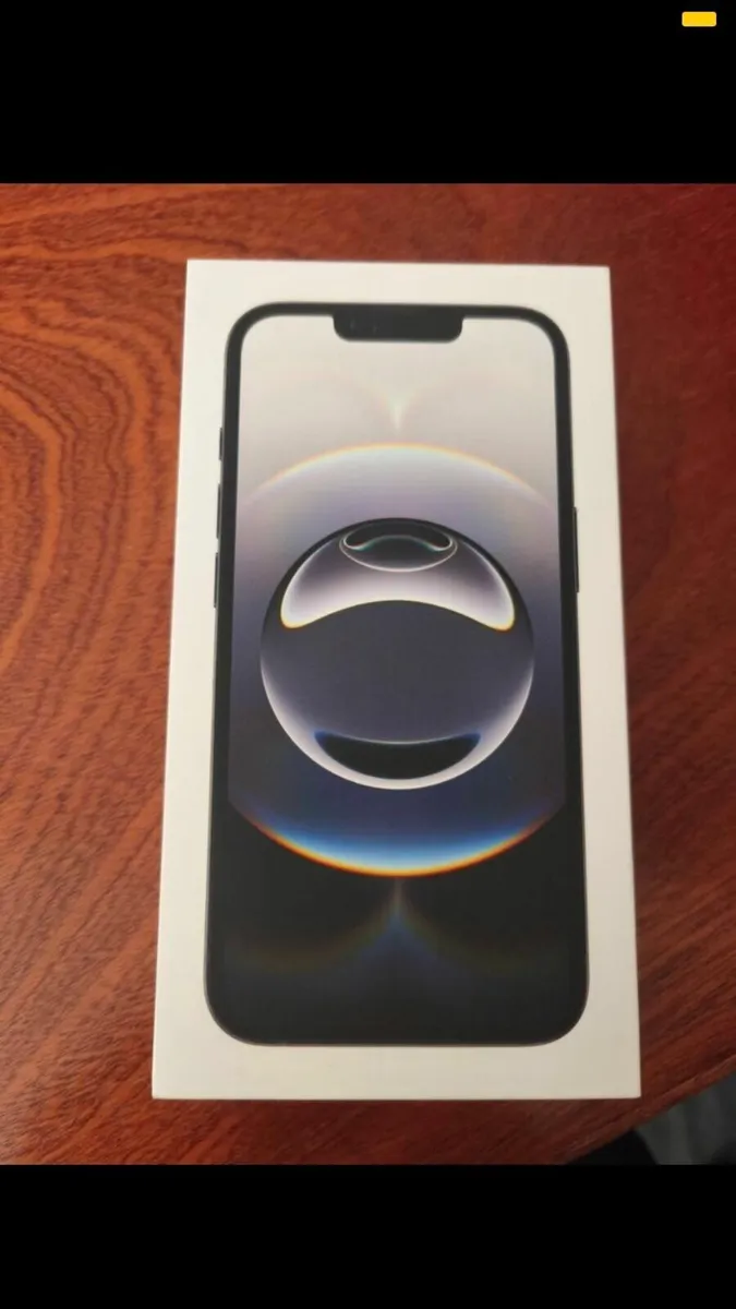 iPhone 16e - Image 1