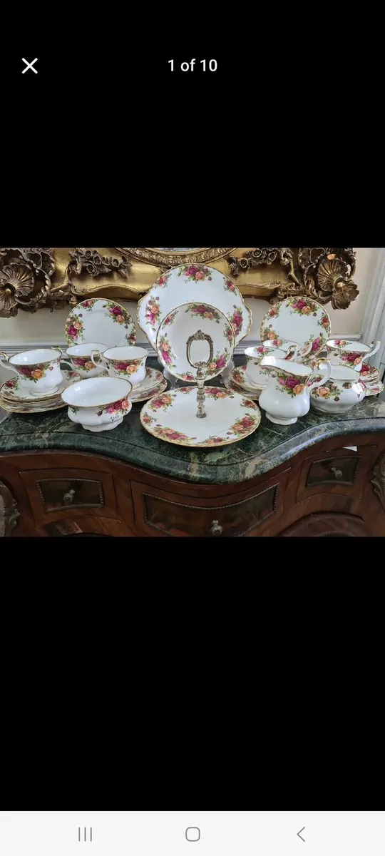 Royal Albert old country roses 24 piece teaset - Image 1