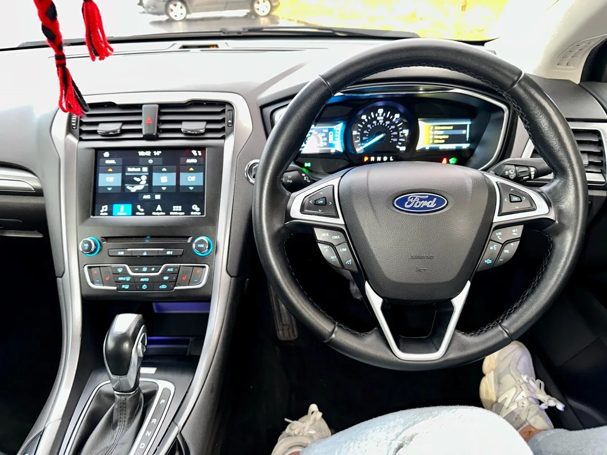 Hybrid Ford Mondeo - Image 4