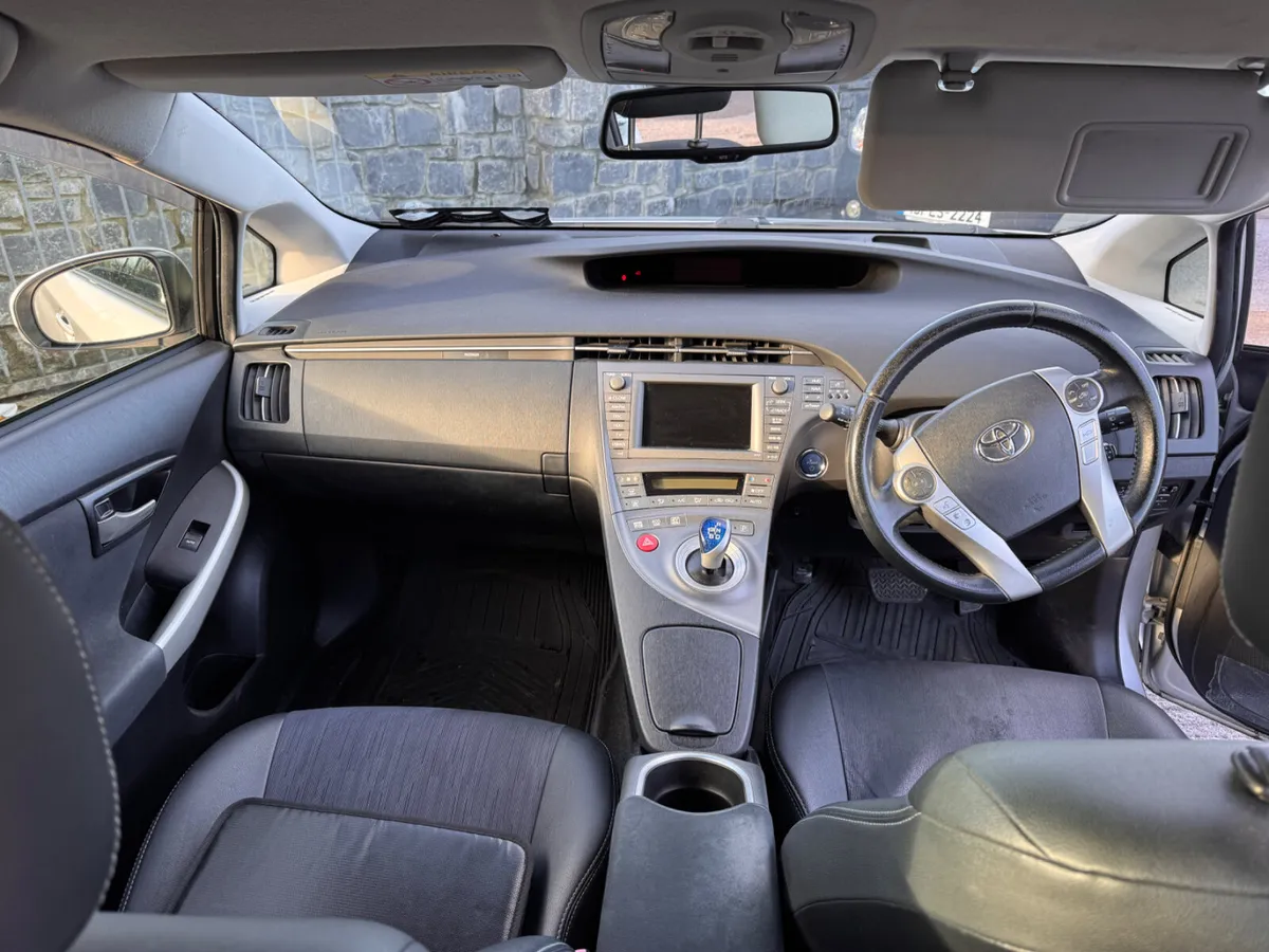 Toyota Prius 2013 - Image 3