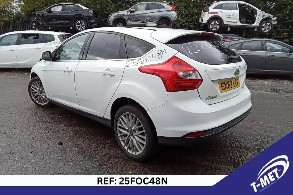 2013 FORD FOCUS BREAKING FOR PARTS - Image 3