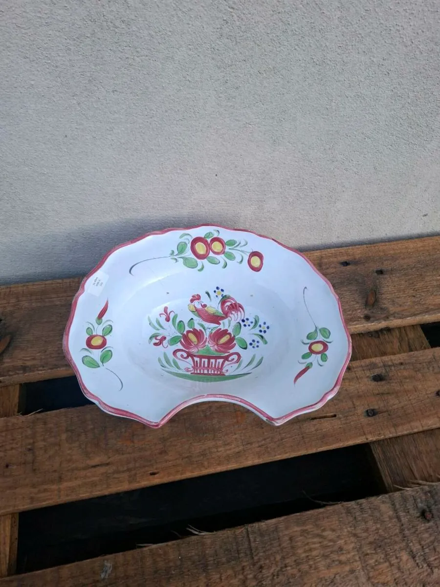 Moustier ceramic barber bowl postage possible - Image 1