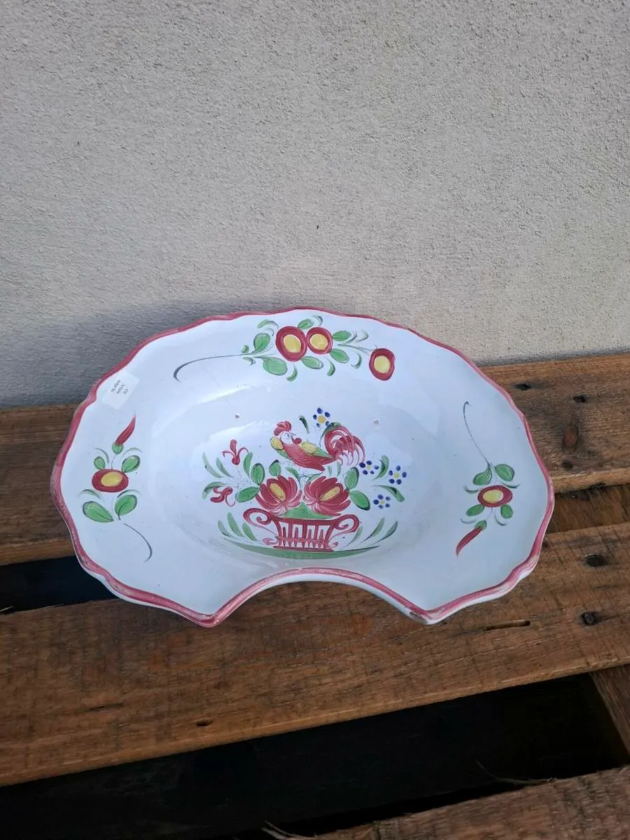 Moustier ceramic barber bowl postage possible - Image 2