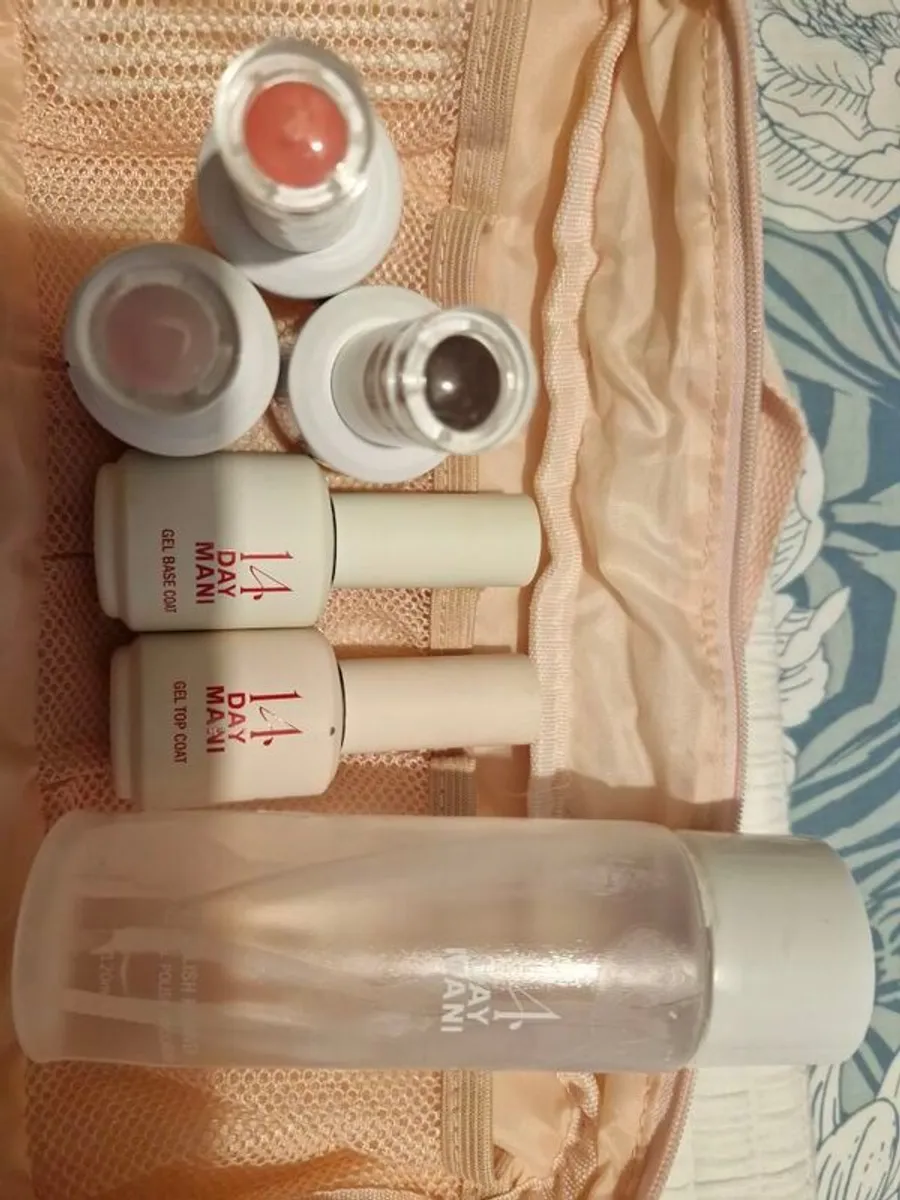 14 Day Manicure  set ..Bought in dundrum - Image 3