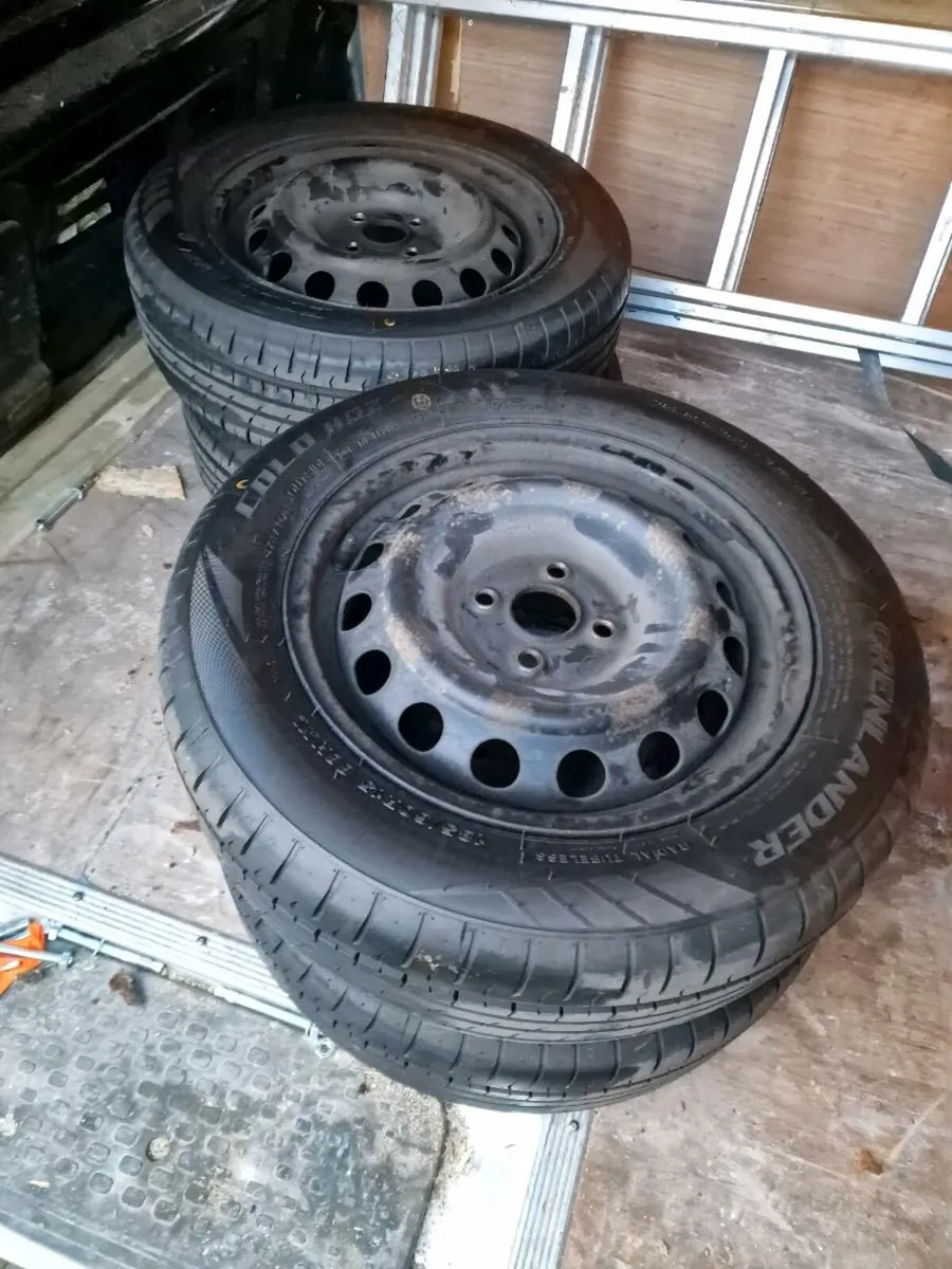 Tyres 185/60/15 toyotab yaris - Image 1