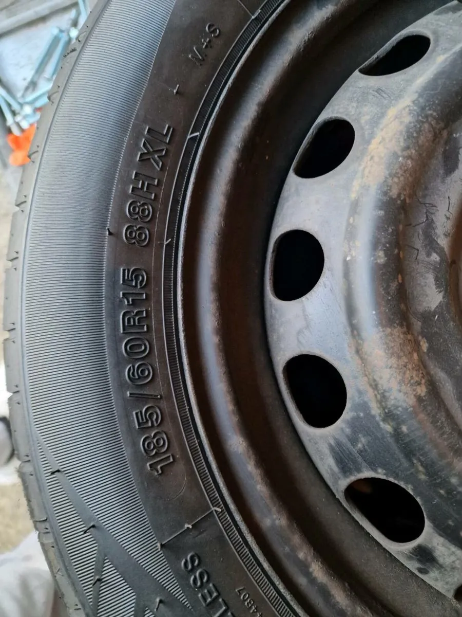 Tyres 185/60/15 toyotab yaris - Image 3