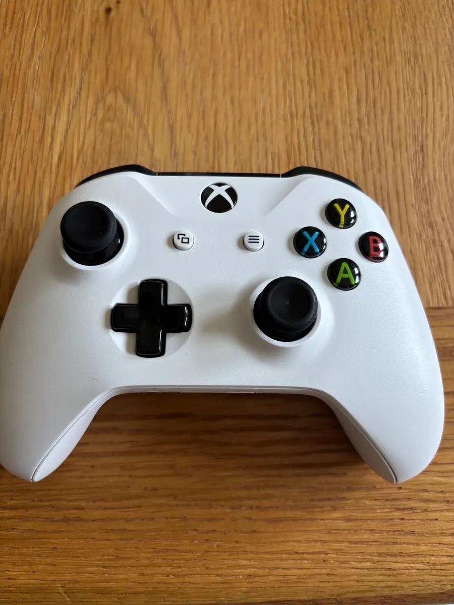 X box One S - Image 2