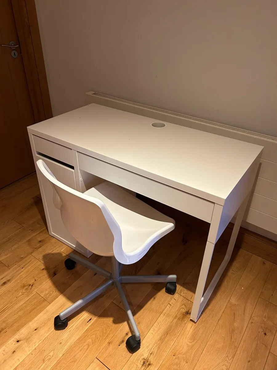 Study desk and chair - Image 1
