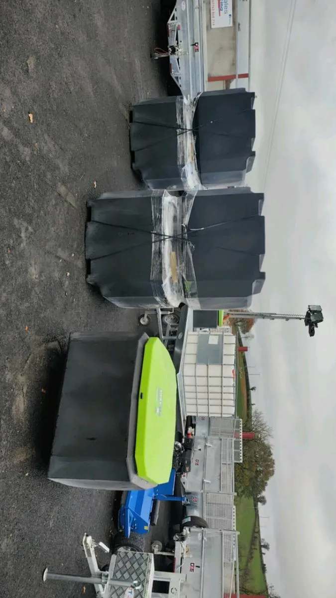 Meal bin tipsy - Image 1