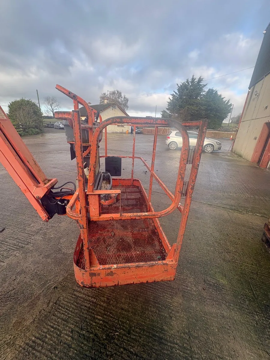 Cherry picker - Image 4