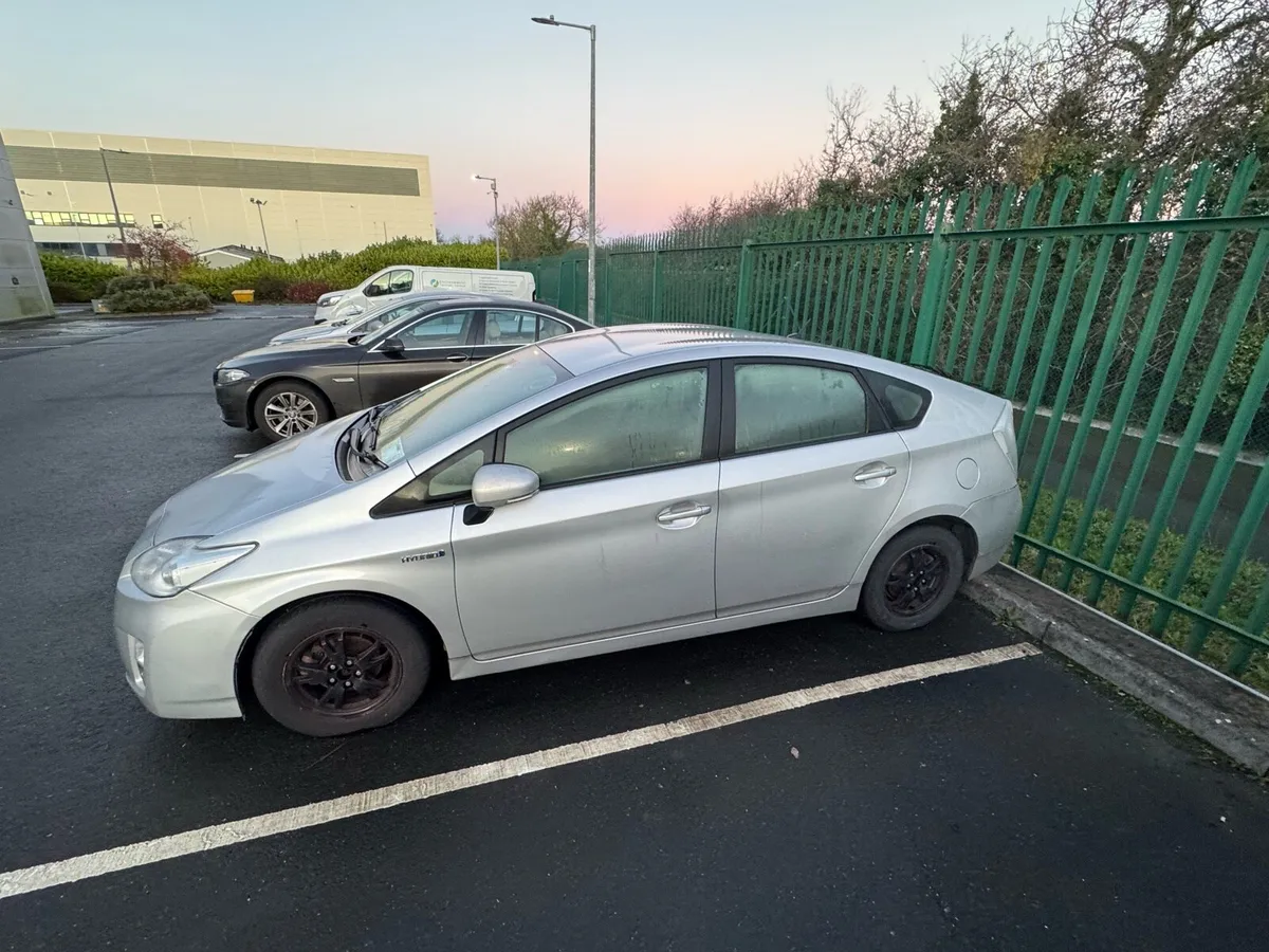 Toyota prius 2012 - Image 3