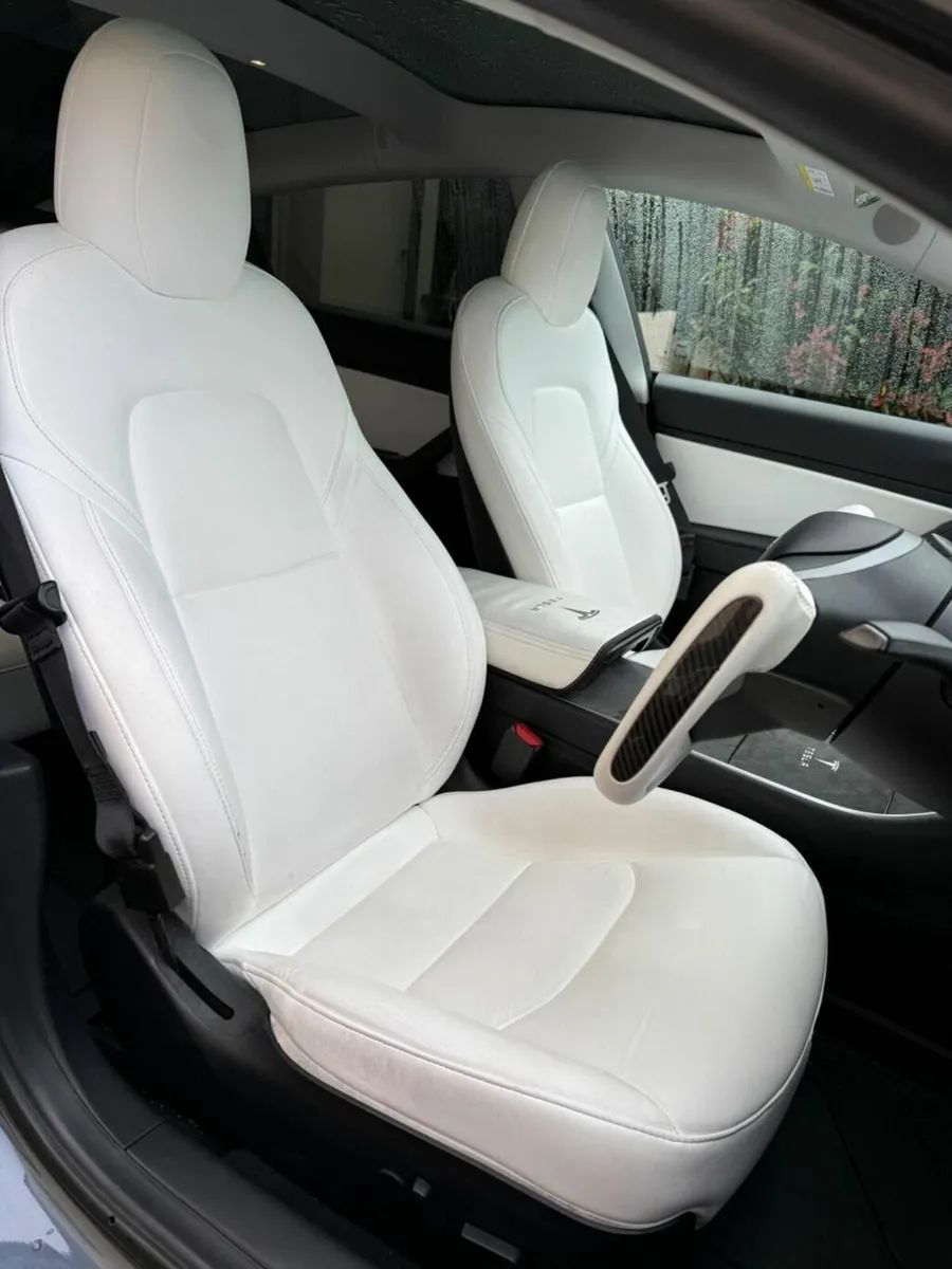 Tesla Model 3 2019 - Image 2