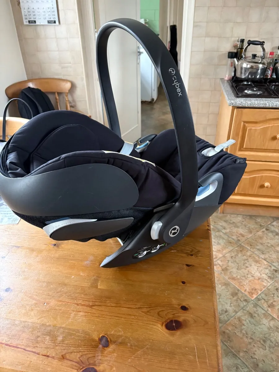 Cybex Cloud I-size swivel car seat - Image 2