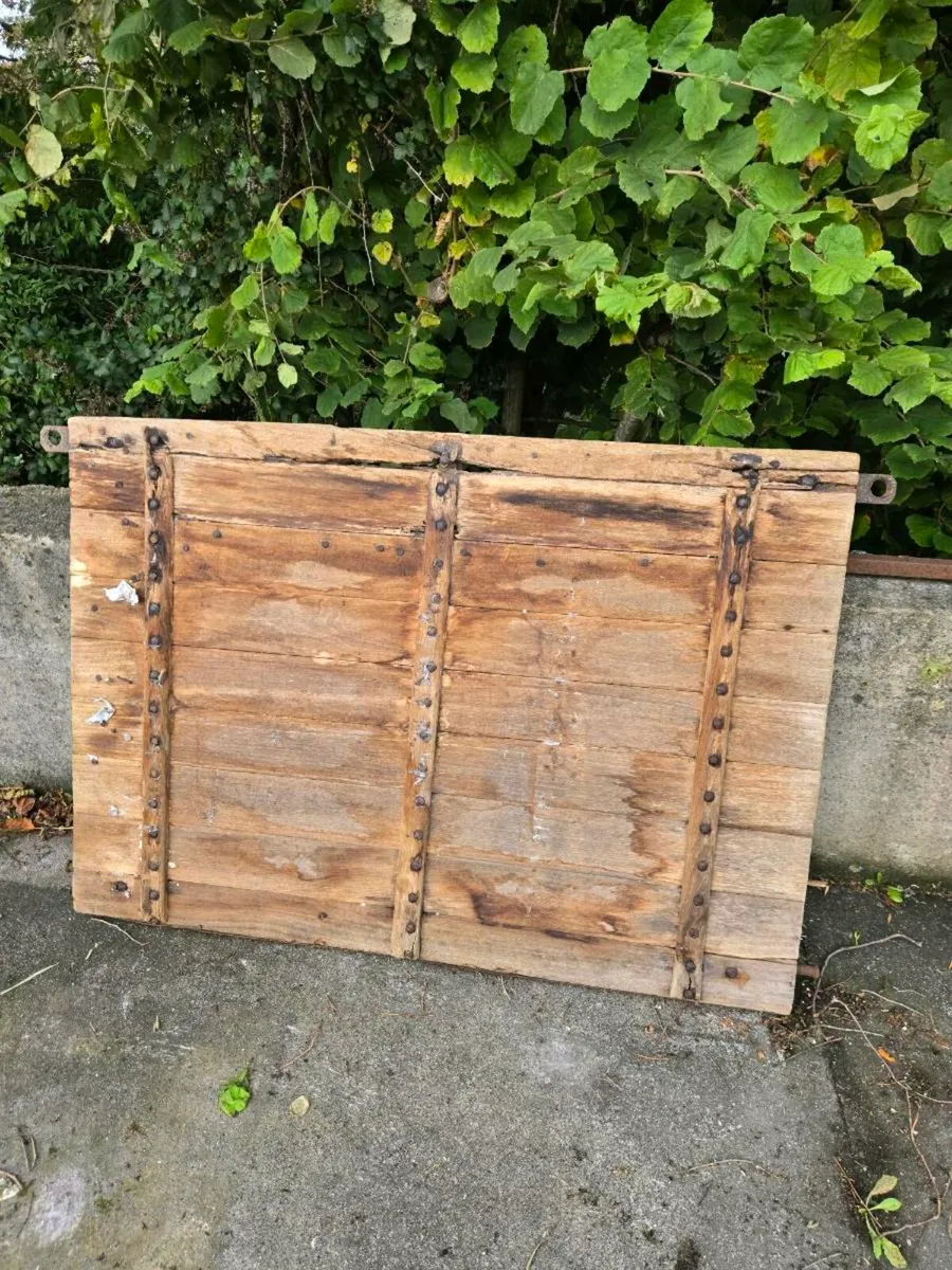 Old oak timber gates - Image 2