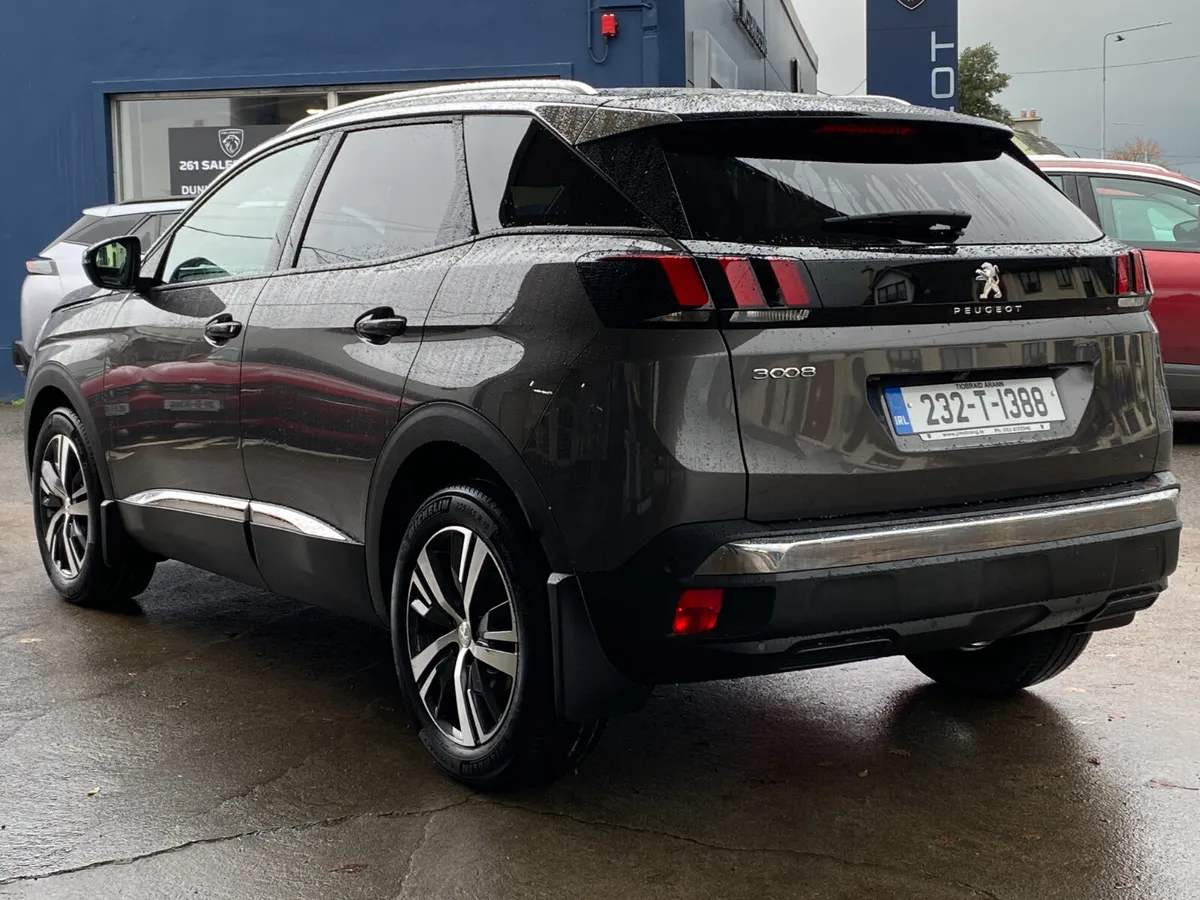 Peugeot 3008 1.2 PureTech 130bhp Auto 6.4 Allure - Image 3