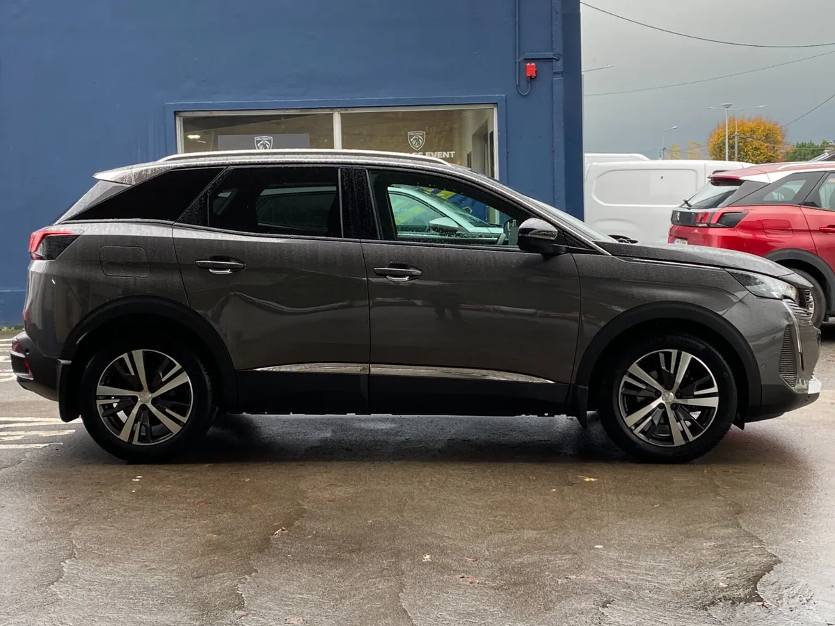 Peugeot 3008 1.2 PureTech 130bhp Auto 6.4 Allure - Image 2