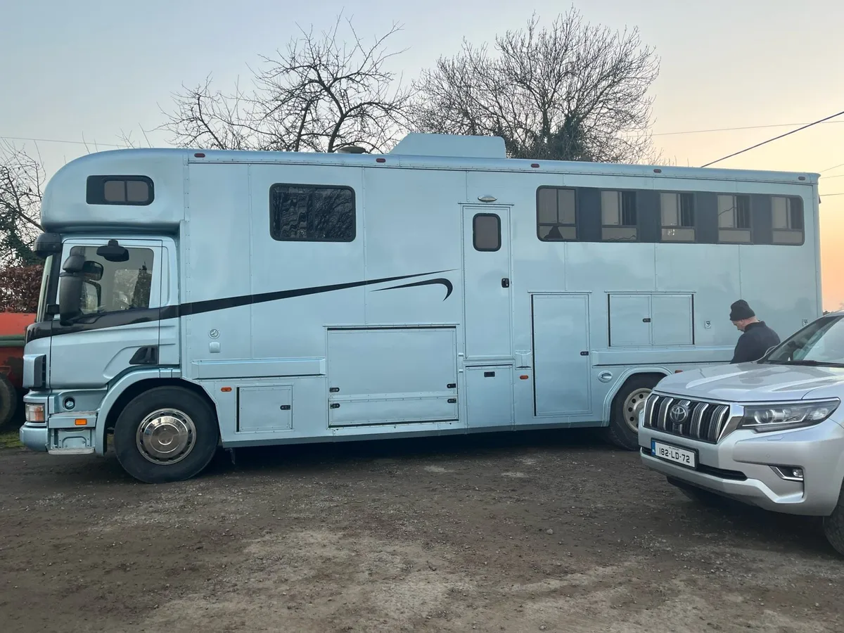 Scania 230 stalled for 5 - Image 2