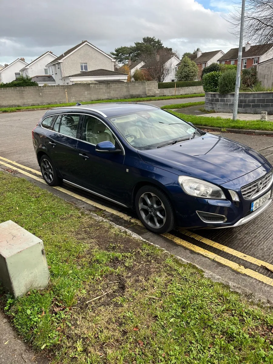 Volvo V60 D2 Diesal 2012 - Image 1