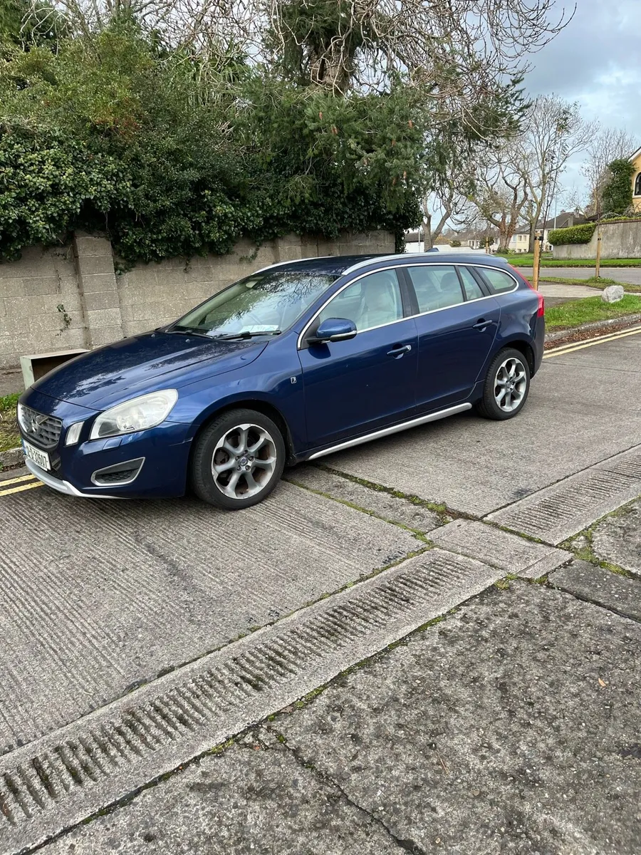 Volvo V60 D2 Diesal 2012 - Image 2