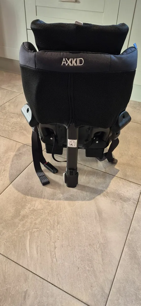 Axkid minikid rear-facing car seat - Image 2