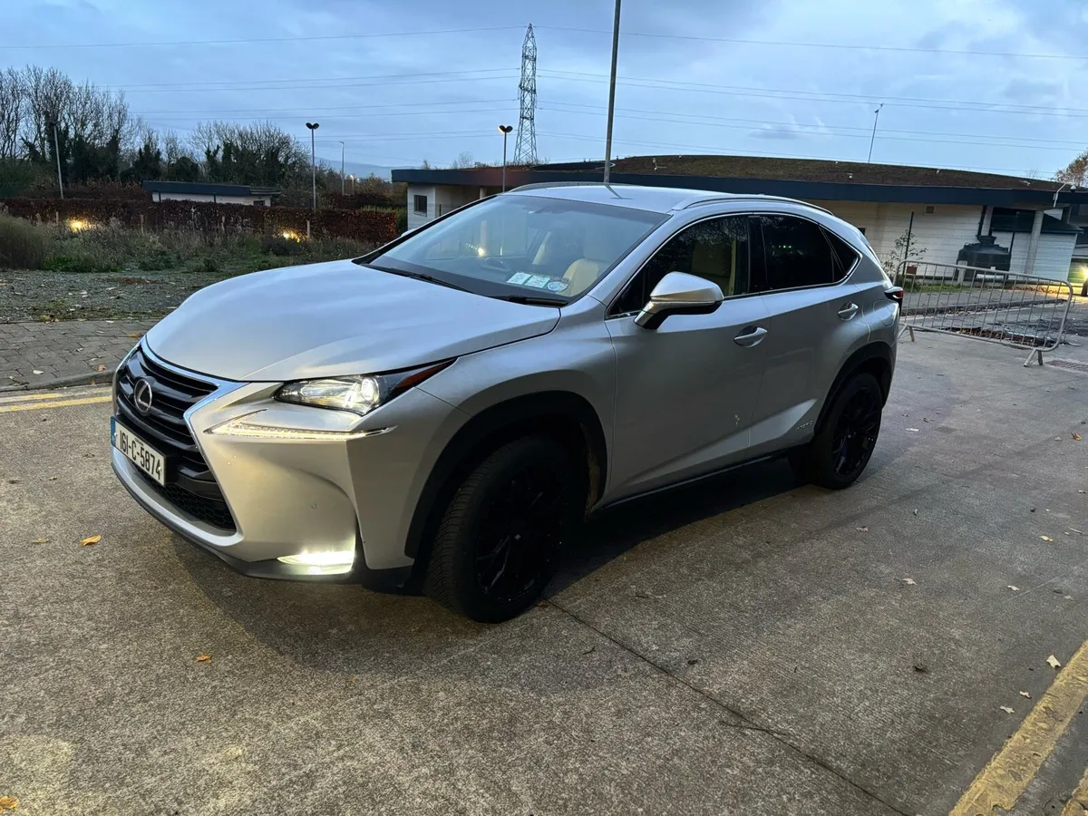 Lexus NX300h Hybrid 2016 - Image 3
