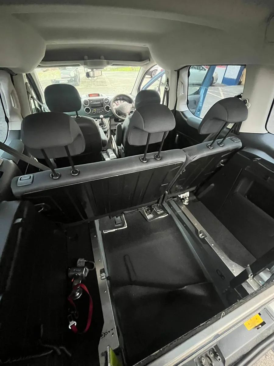 Peugeot Partner wheelchair accessible - Image 2