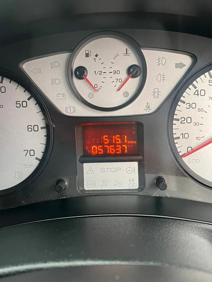 Peugeot Partner wheelchair accessible - Image 4