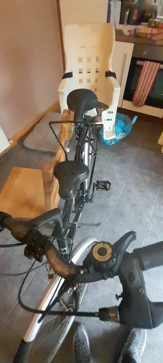 Bike with two kids seats on - Image 3