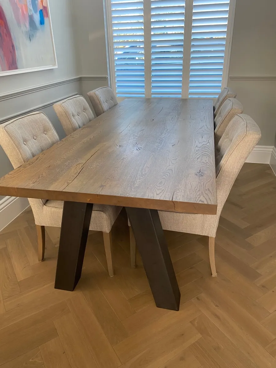 6 seater oak Dining table - Image 1