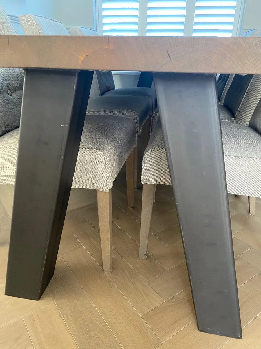6 seater oak Dining table - Image 2