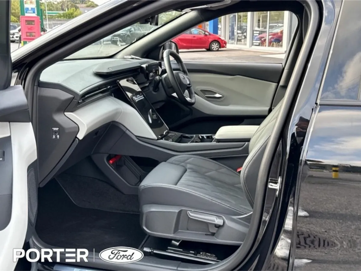 Ford Explorer *Order Yours Today* REMIUM 77kWh Ext - Image 4