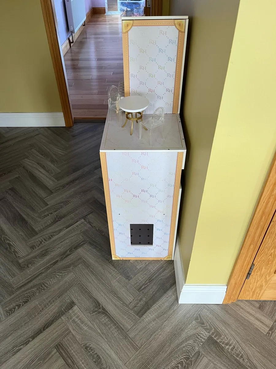 Dolls House - Image 4