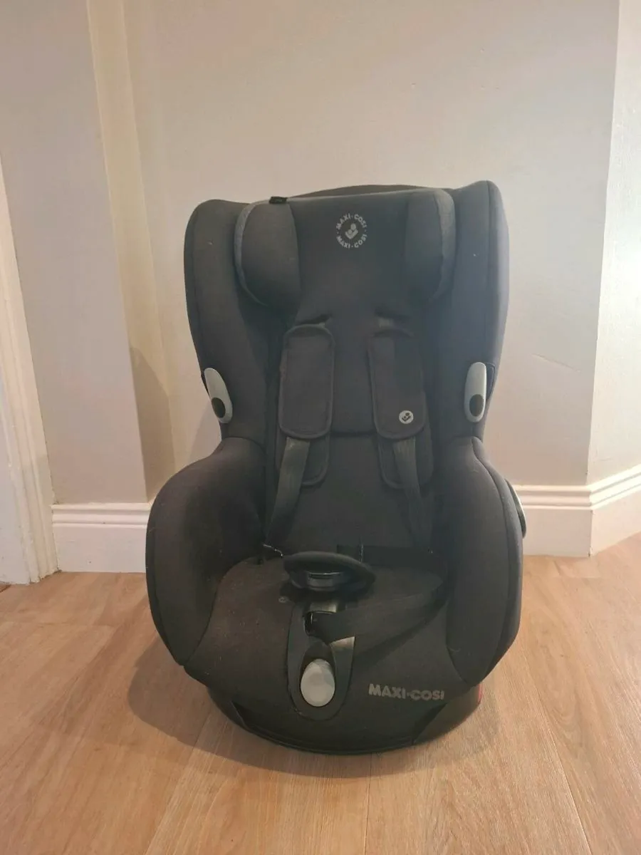 Maxi Cosi car seat - Image 1