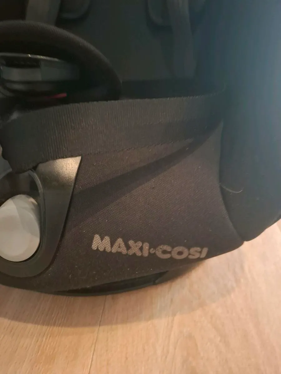 Maxi Cosi car seat - Image 3