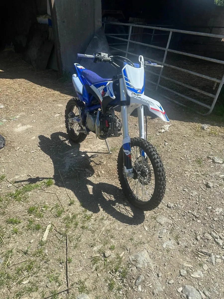 Apollo RFN Thunder 140 Kids Motorcycle - Image 1