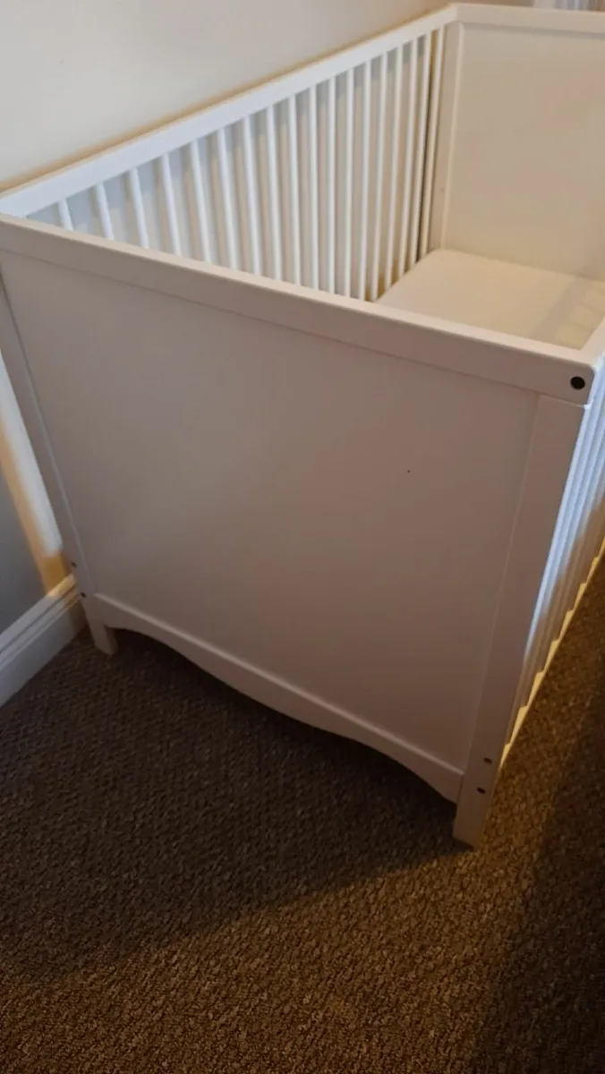 Stroller, crib and high chair for sale - Image 4